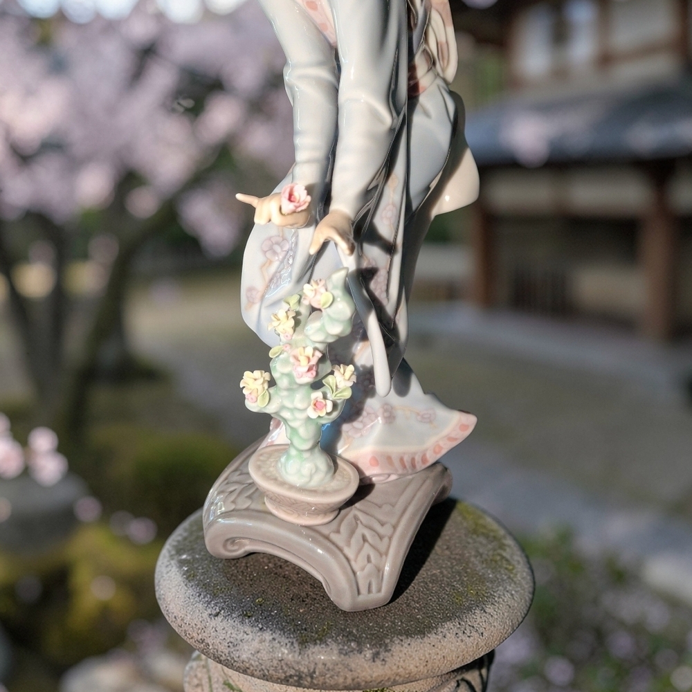 Lladro Figurine "JAPANESE TRADITIONAL GEISHA GIRL" #1449 Retired 1998 Mint - Picture 5 of 7